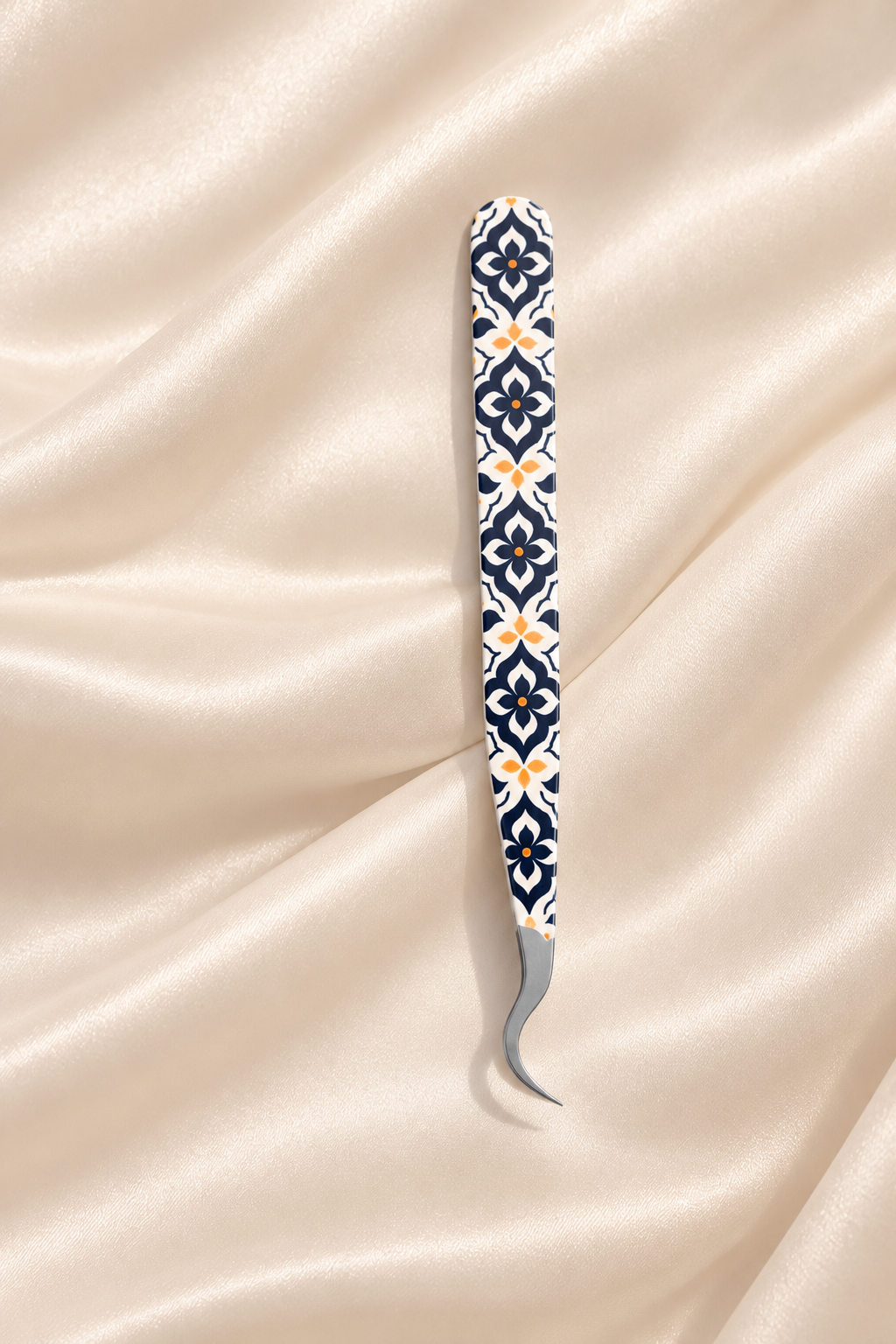Aazeen II Hook Volume Tweezer
