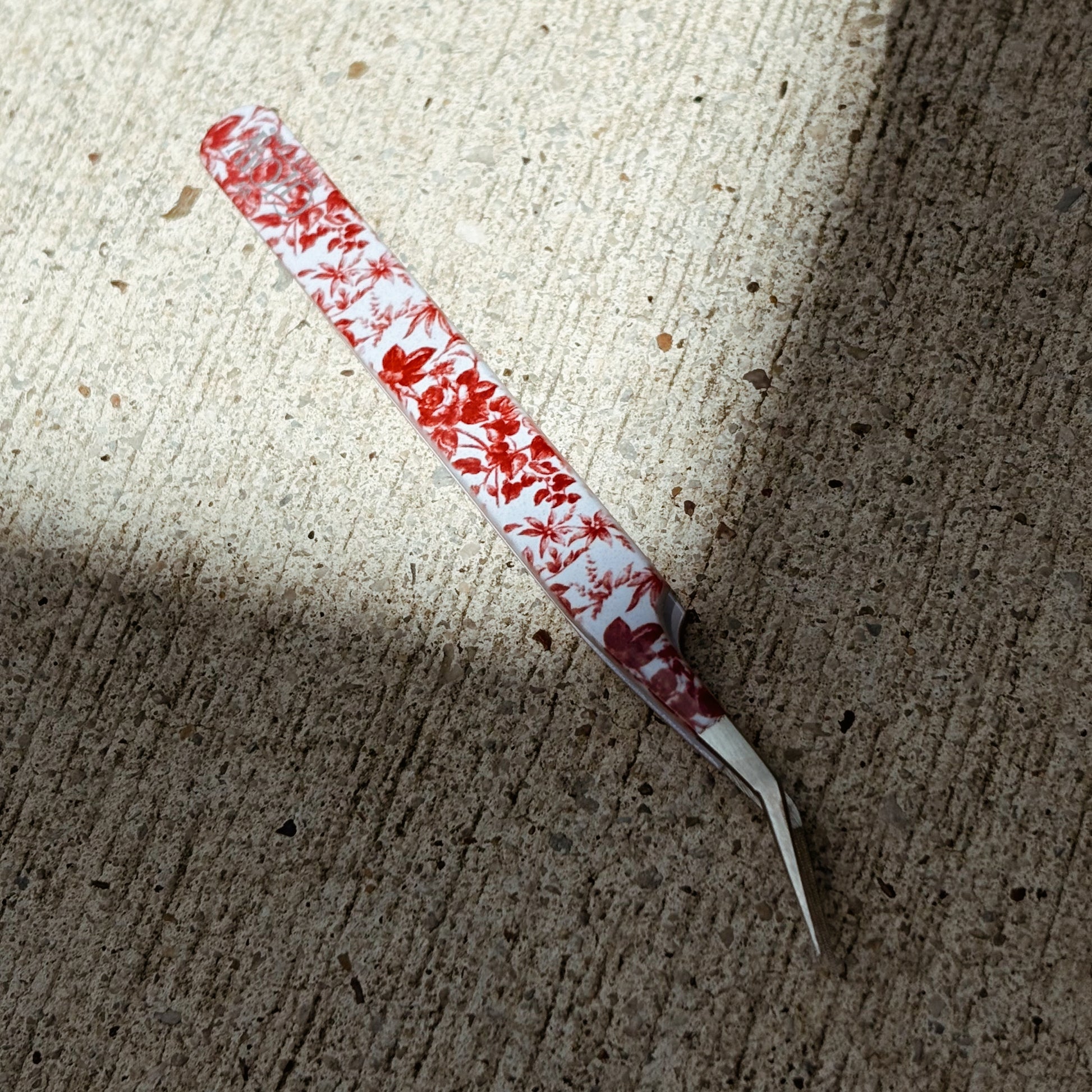 Lash Bae Isolation Tweezer