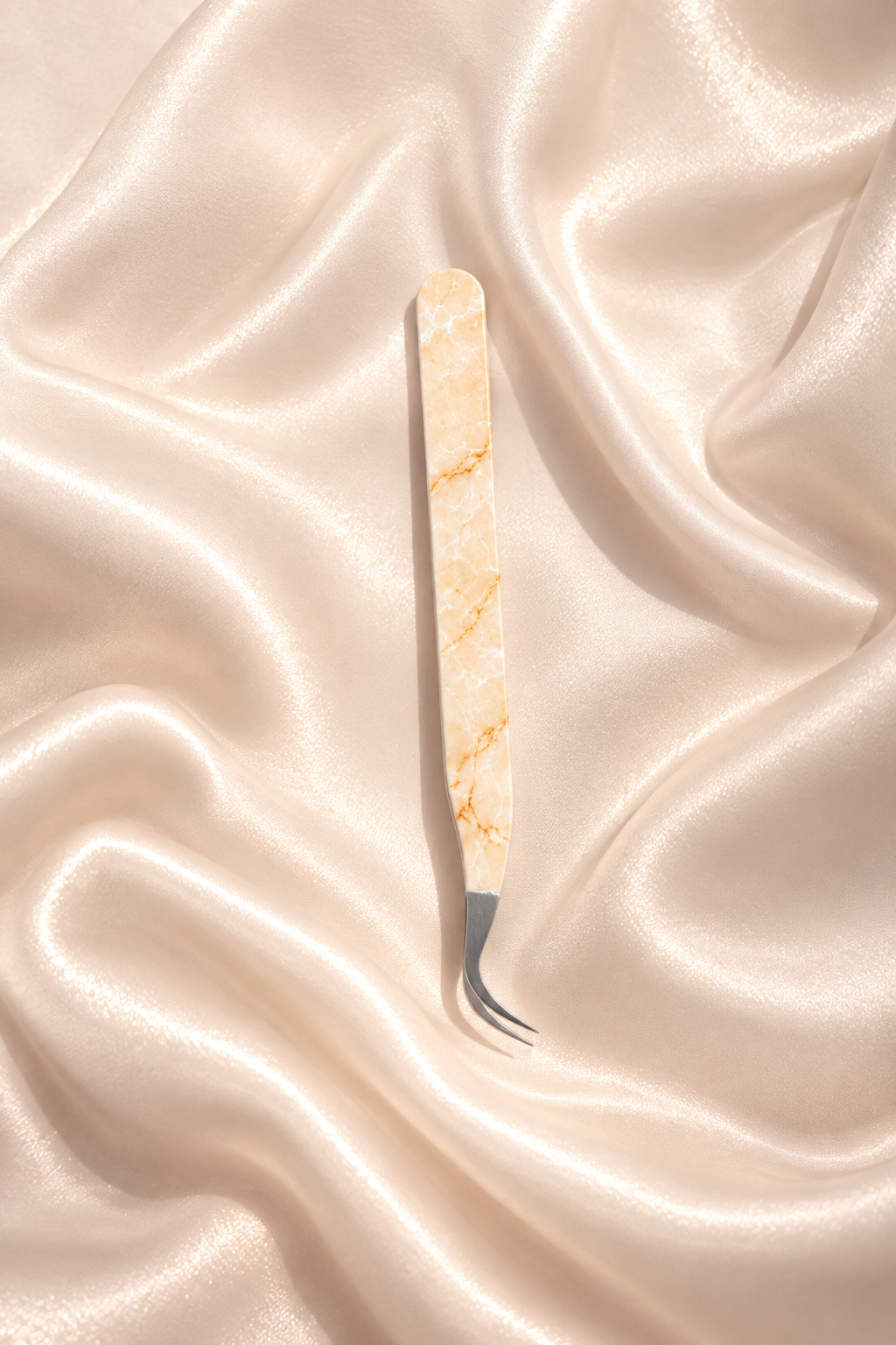 Aazeen I Slim Curve Tweezer