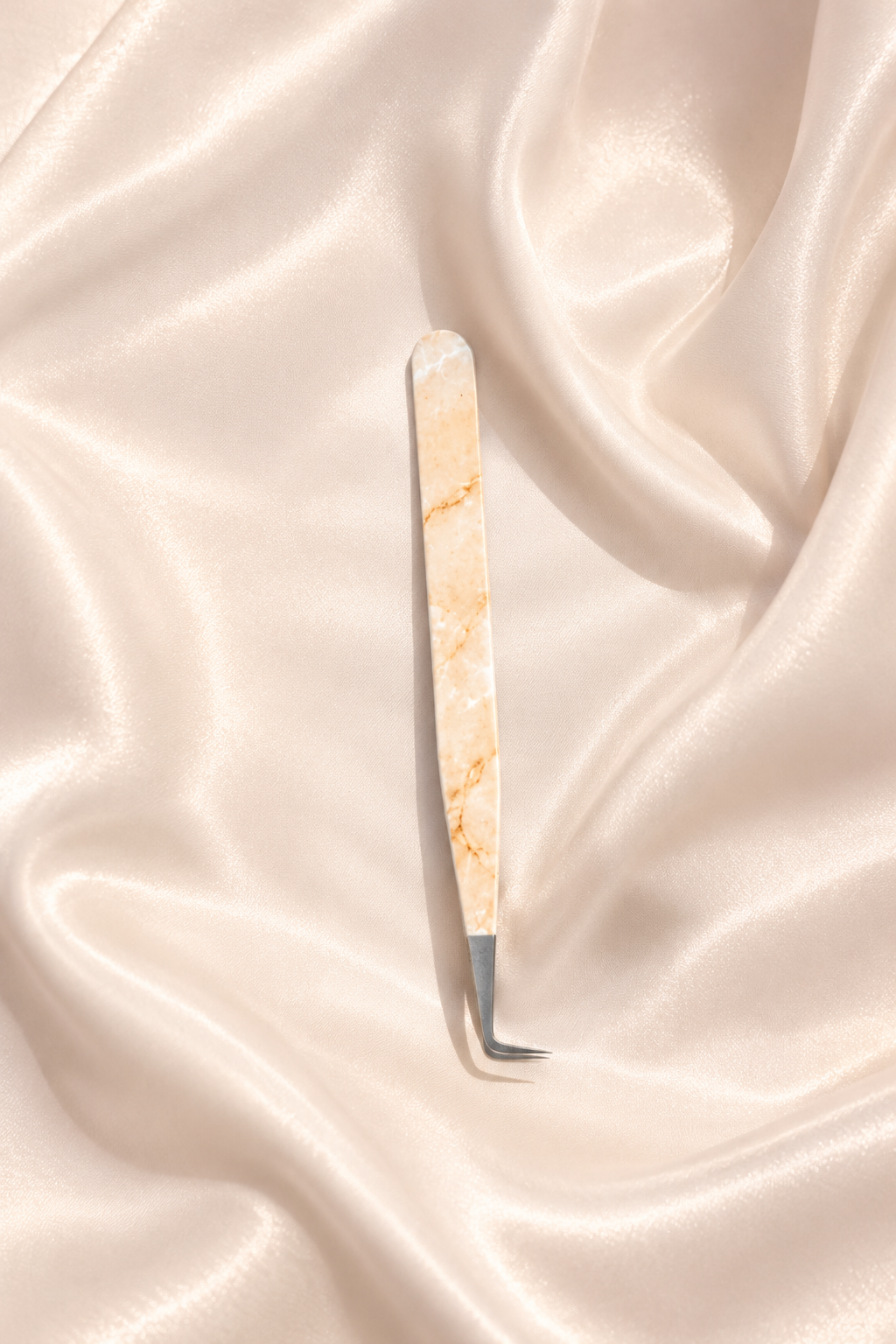 Toxica Thin 90° Volume Tweezer