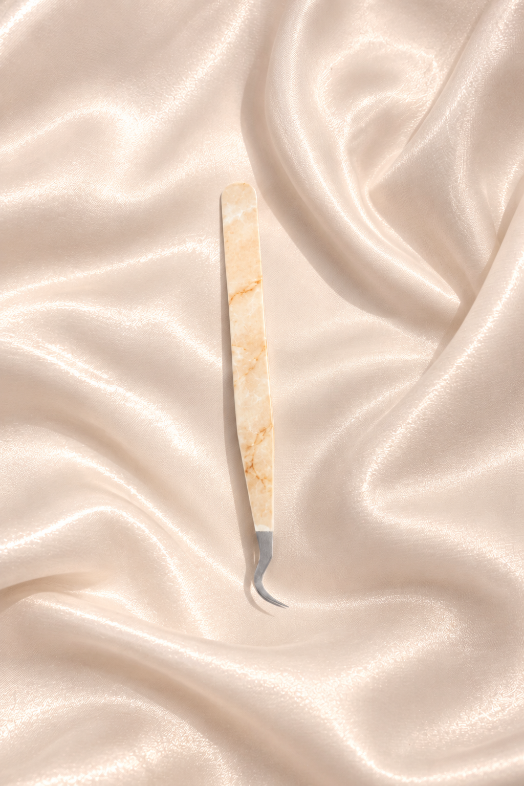 Aazeen II Hook Volume Tweezer