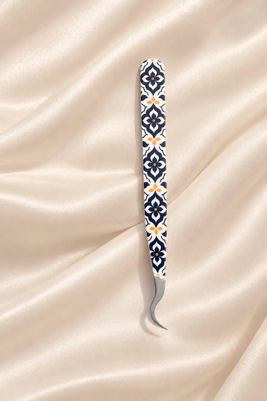Aazeen II Hook Volume Tweezer
