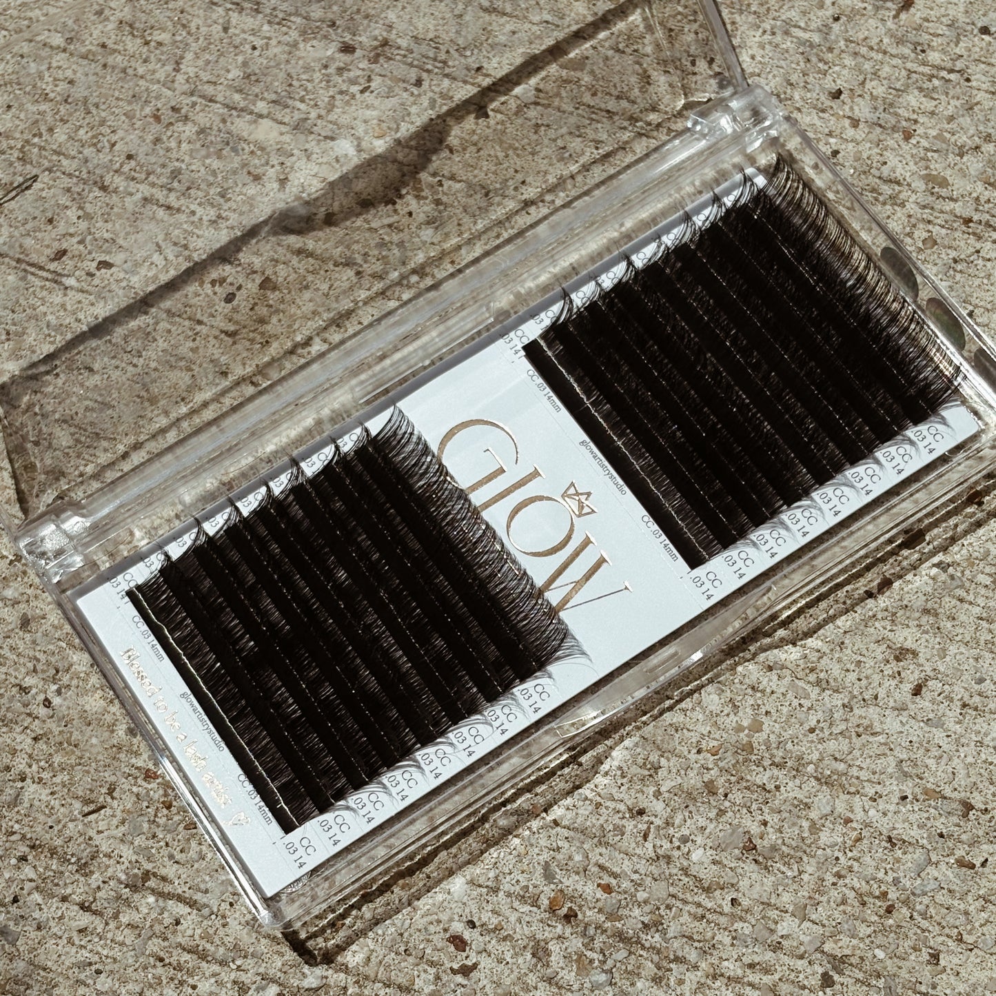 Volume Lashes .03 (old packaging)