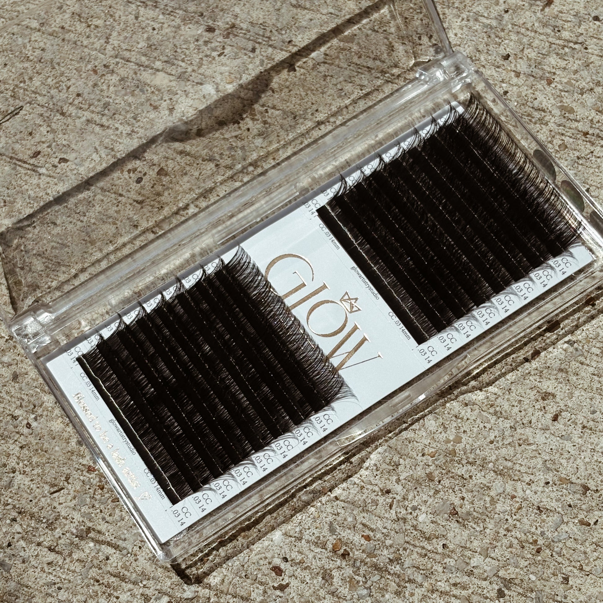 Volume Lashes .03 (16 Rows)